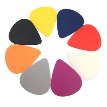 10шт Цветни целлулоидные тънки медиатори 0,5 mm 0,75 мм 1,0 мм Цвят на Случаен невротрансмитер за китара се продават на едро