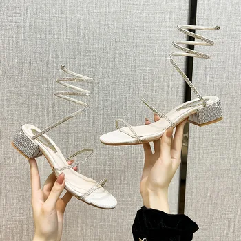 Xibeilove / 2023 Летни нови модни сандали с кръгла глава като змия, околните crystal дамски банкетни сватбени обувки с кристали на среден ток