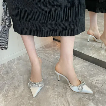 Лятна новост 2023, дамска мода, сатен, лък с кристали, с остри повърхност, перфектно се съчетава с чехли на висок ток, бални свадебными туфлями