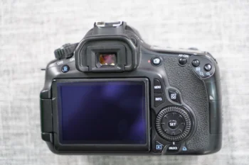 Търговия на едро на оригинални втора употреба на цифров огледално-рефлексен фотоапарат с висока разделителна способност 60D с един корпус с висока разделителна способност с мек екран 18-55 IS II